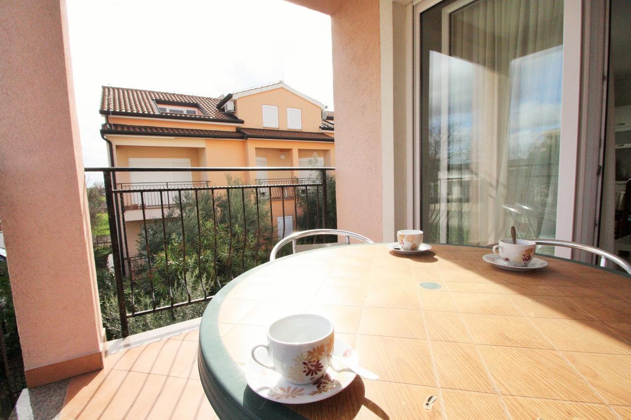 Apartment Bilic With Balcony بوريتش المظهر الخارجي الصورة