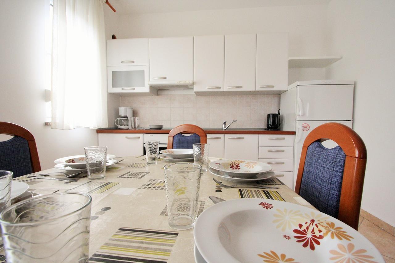 Apartment Bilic With Balcony بوريتش المظهر الخارجي الصورة