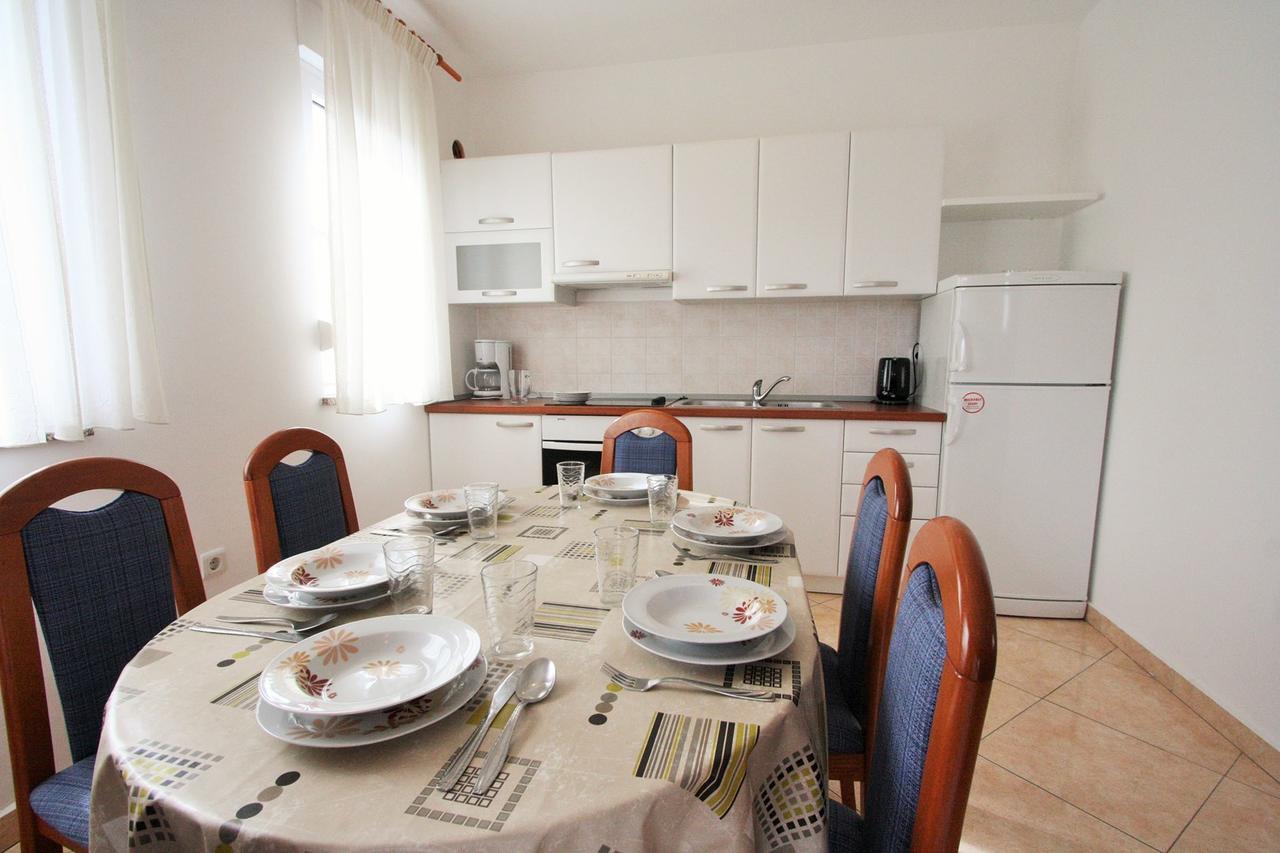 Apartment Bilic With Balcony بوريتش المظهر الخارجي الصورة